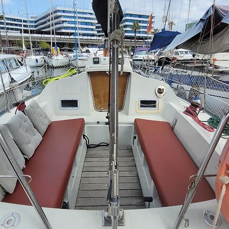 Experience On A Sailboat To Sleep Hotel Sant Adria de Besos Bagian luar foto