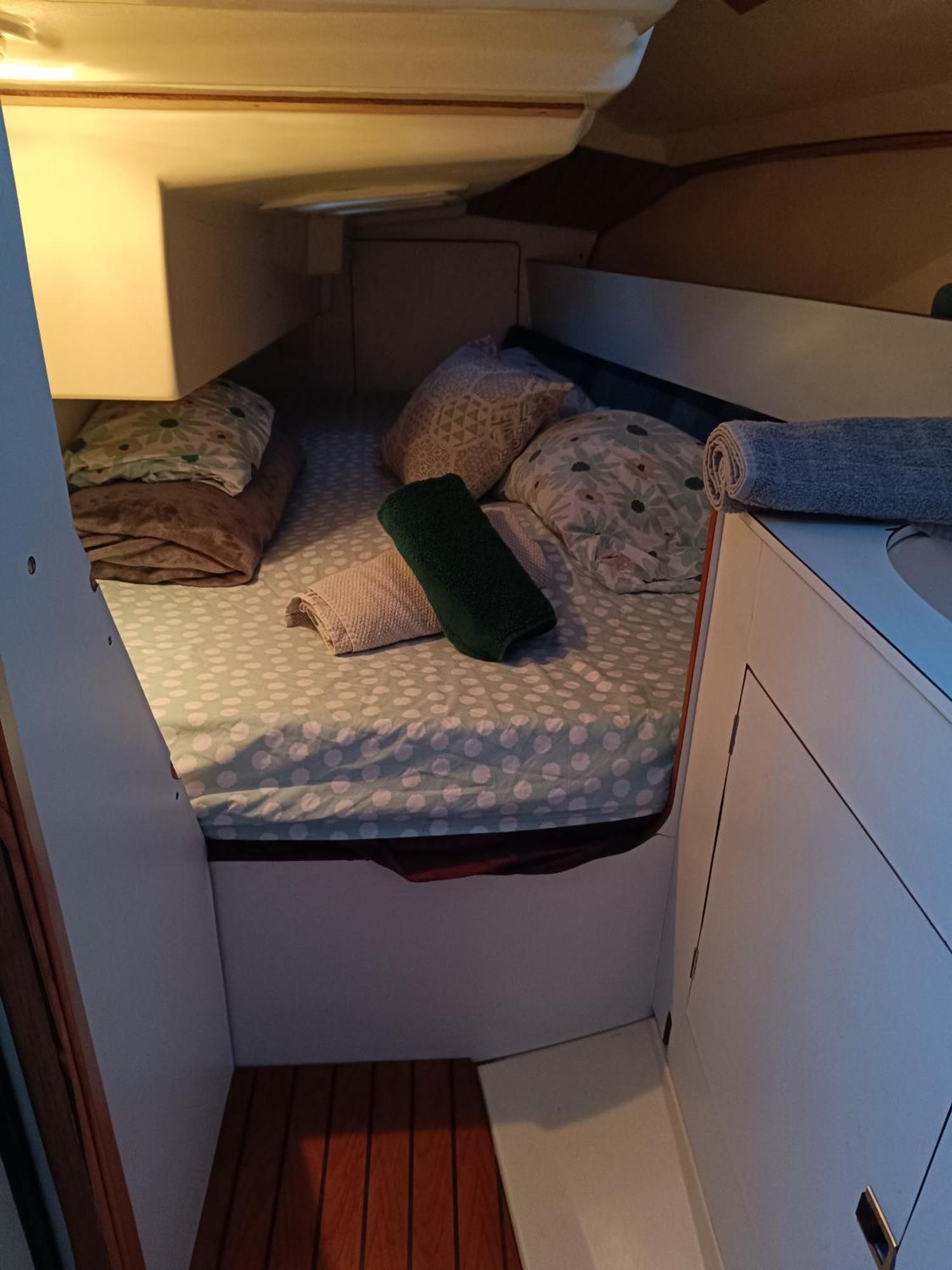 Experience On A Sailboat To Sleep Hotel Sant Adria de Besos Bagian luar foto