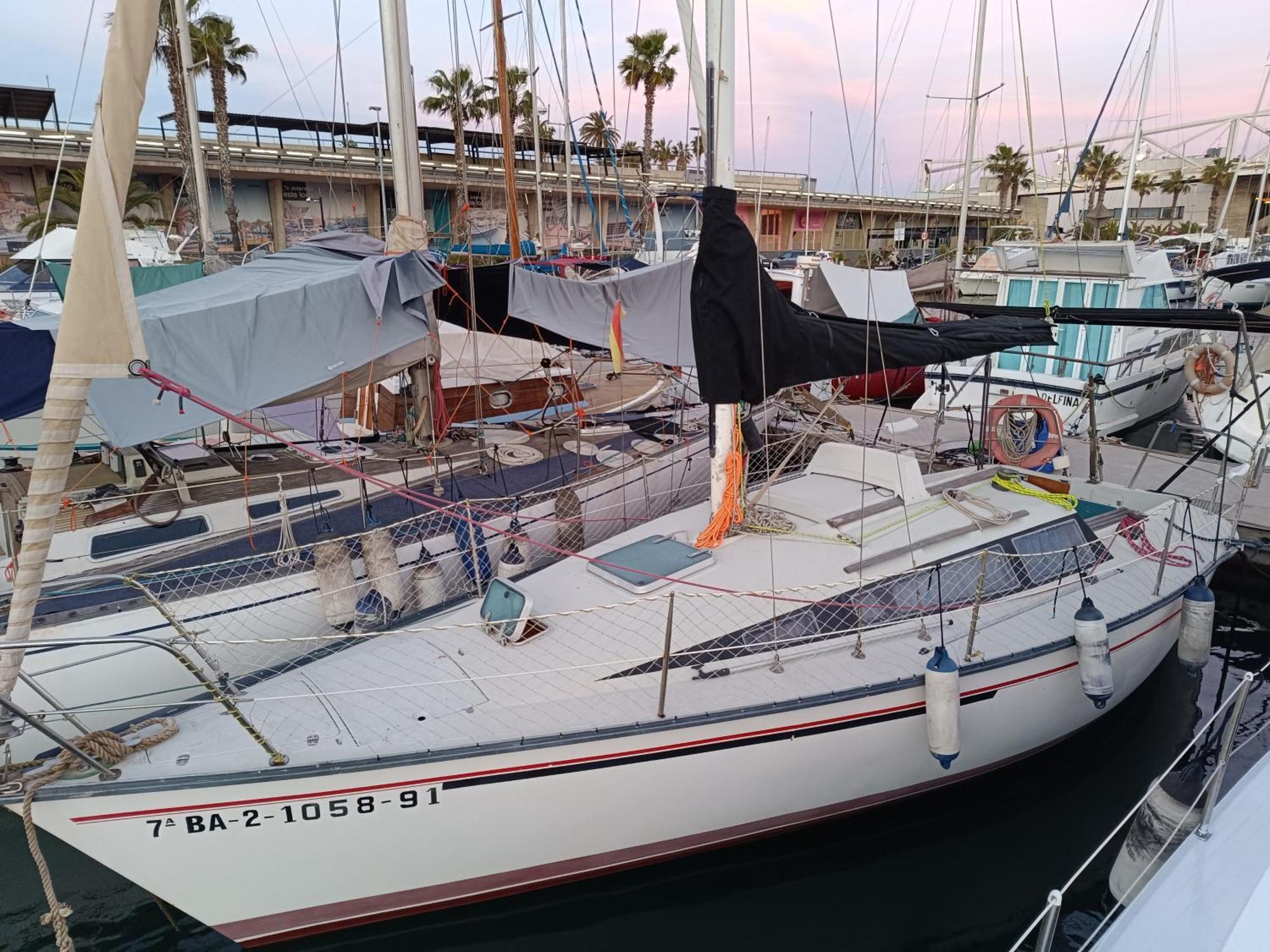 Experience On A Sailboat To Sleep Hotel Sant Adria de Besos Bagian luar foto