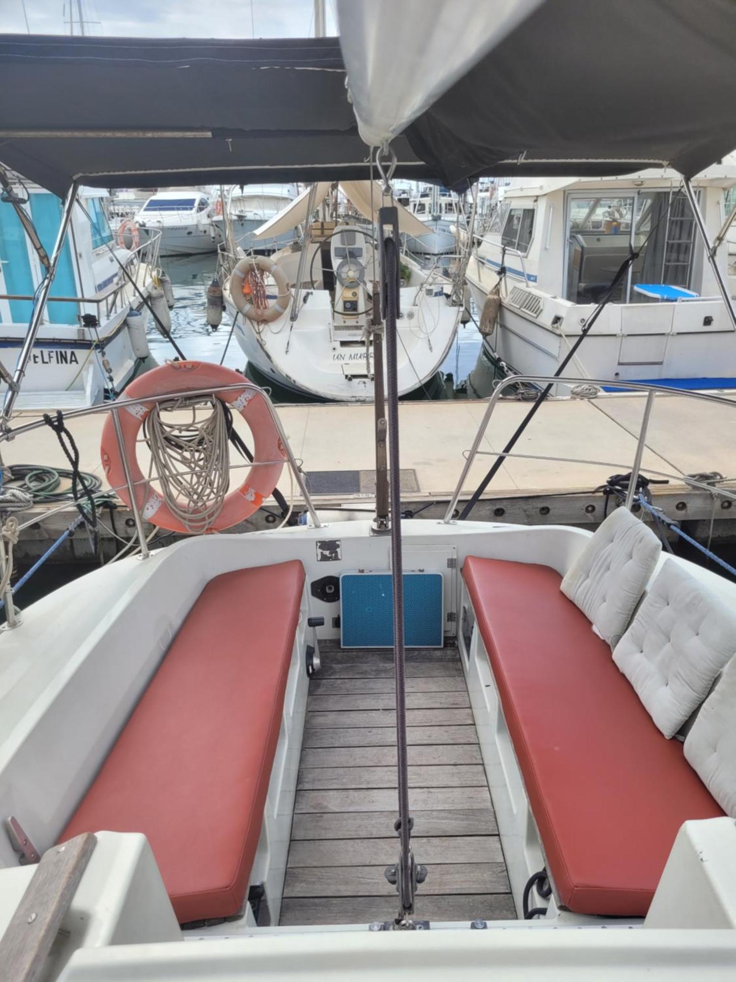Experience On A Sailboat To Sleep Hotel Sant Adria de Besos Bagian luar foto
