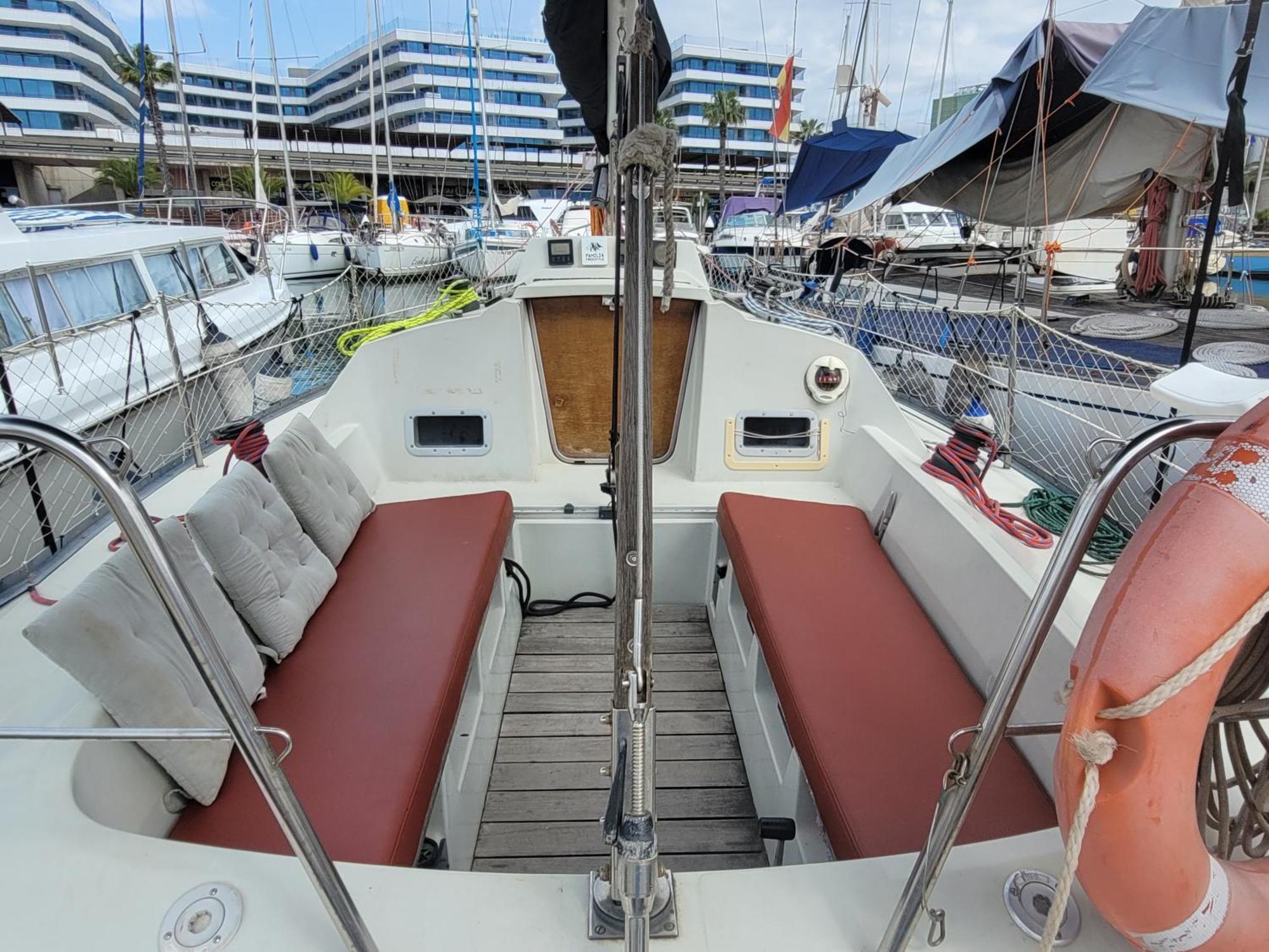 Experience On A Sailboat To Sleep Hotel Sant Adria de Besos Bagian luar foto
